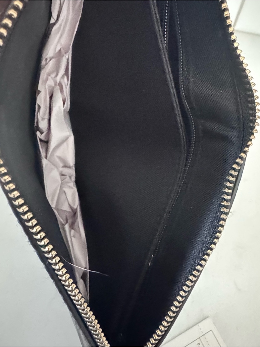 NWT Black Faux Croc-Embossed Oval Wristlet Clutch - Picture 3 of 8